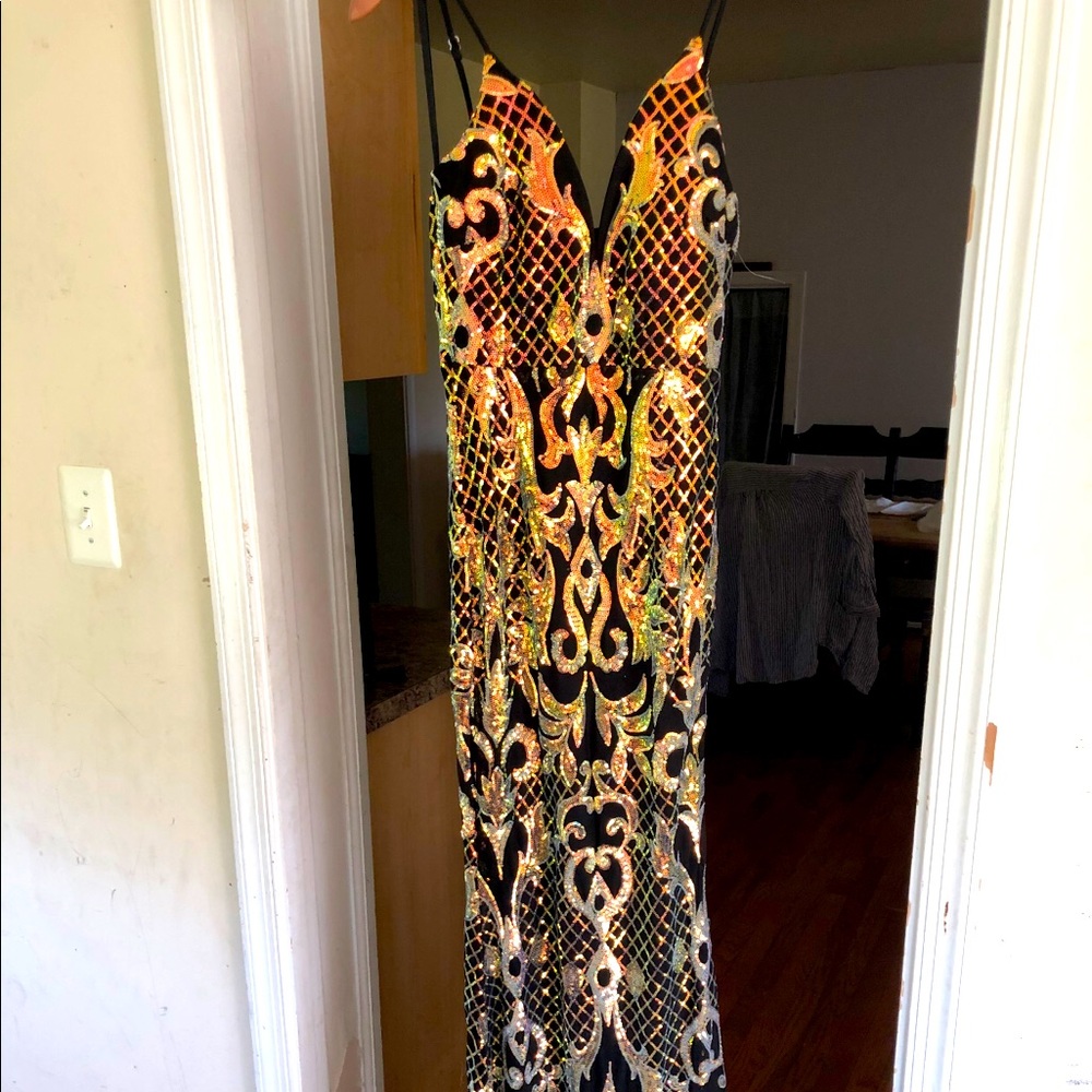Brand New Formal Dress with Tags! SHIMMERS!!